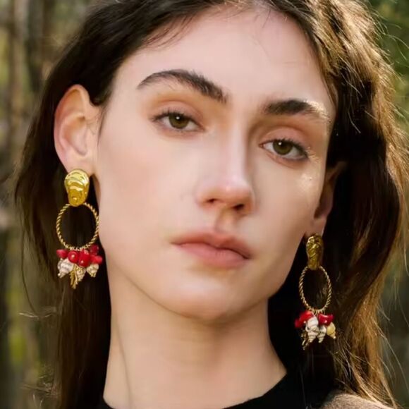 New ANTHRO Gold Stainless Steel and Red Coral Conch Shell Dangle Earrings - Picture 3 of 10